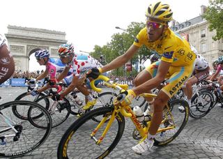 Alberto Contador tests positive for clenbuterol