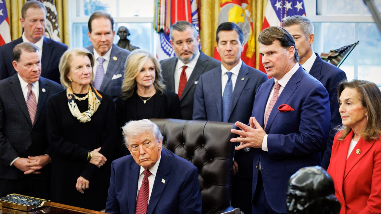 Ford CEO Jim Farley speaks in Oval Office about lowering fuel efficiency standards