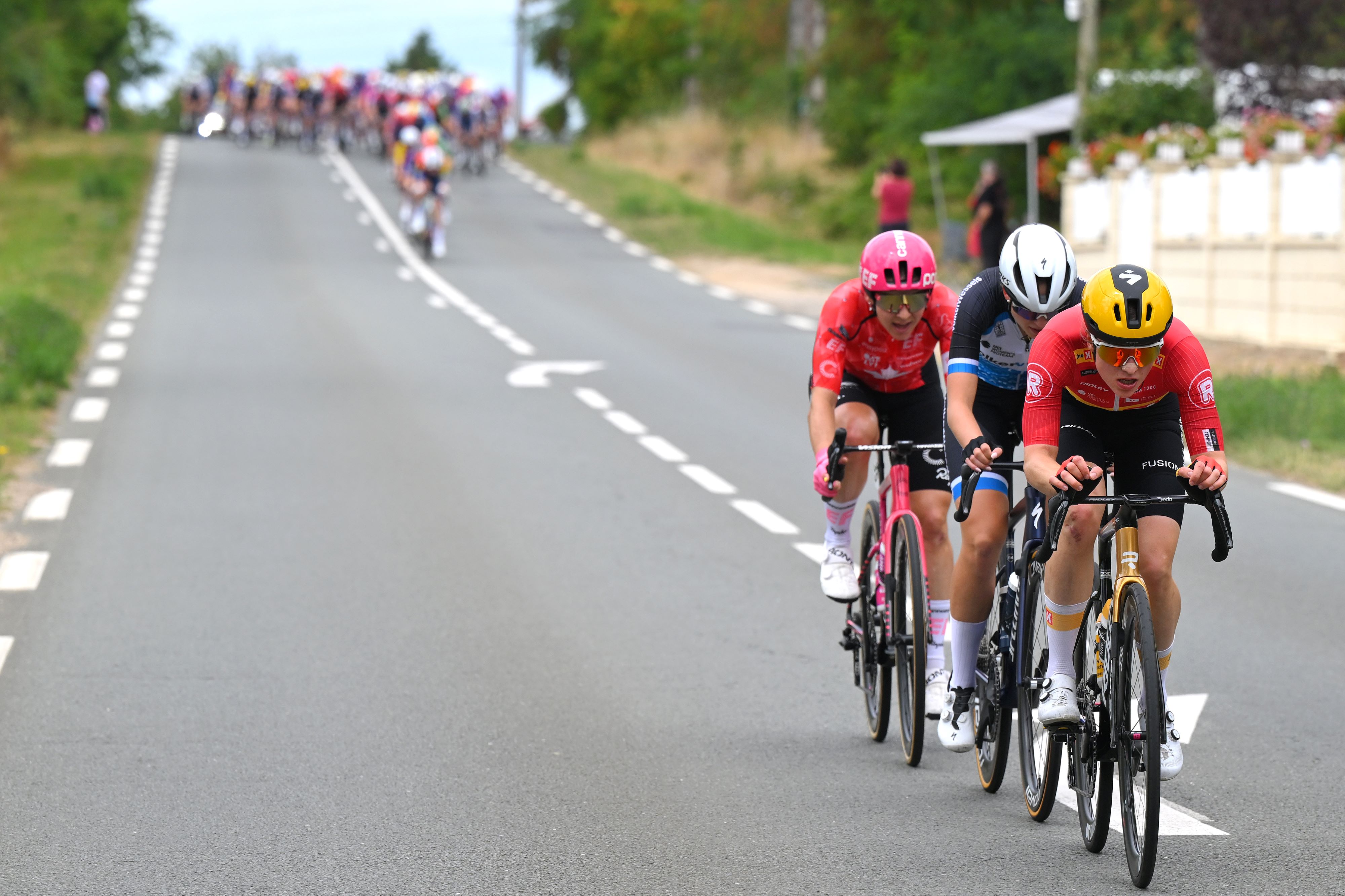 Breakaway attempt stage 5 Tour de France 2025.