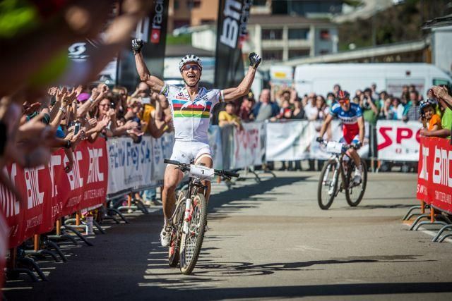 Nino Schurter (Scott Swisspower) out sprints Julien Absalon (BMC) in Lugano
