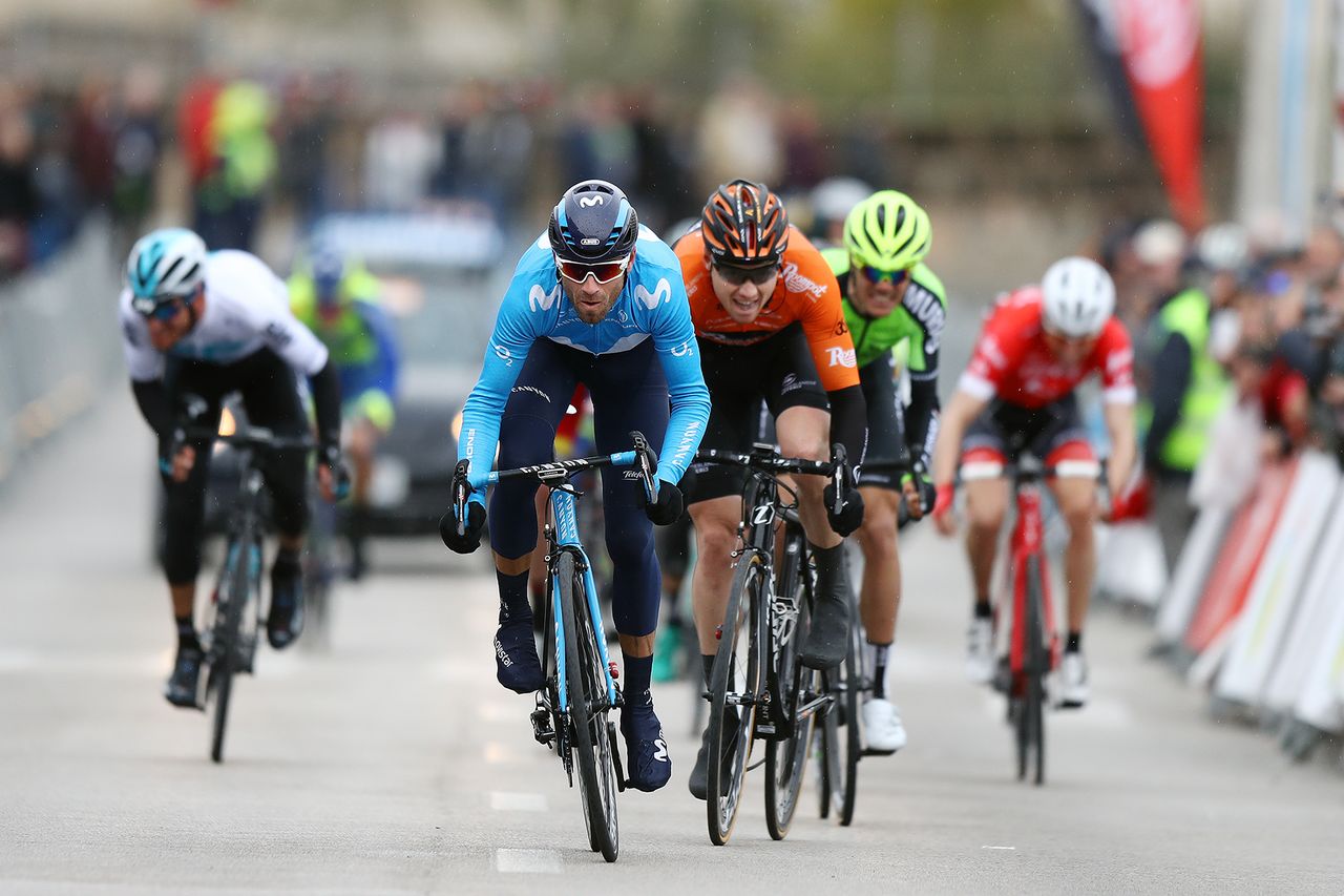 Alejandro Valverde (Movistar) leads the chasing group to the line