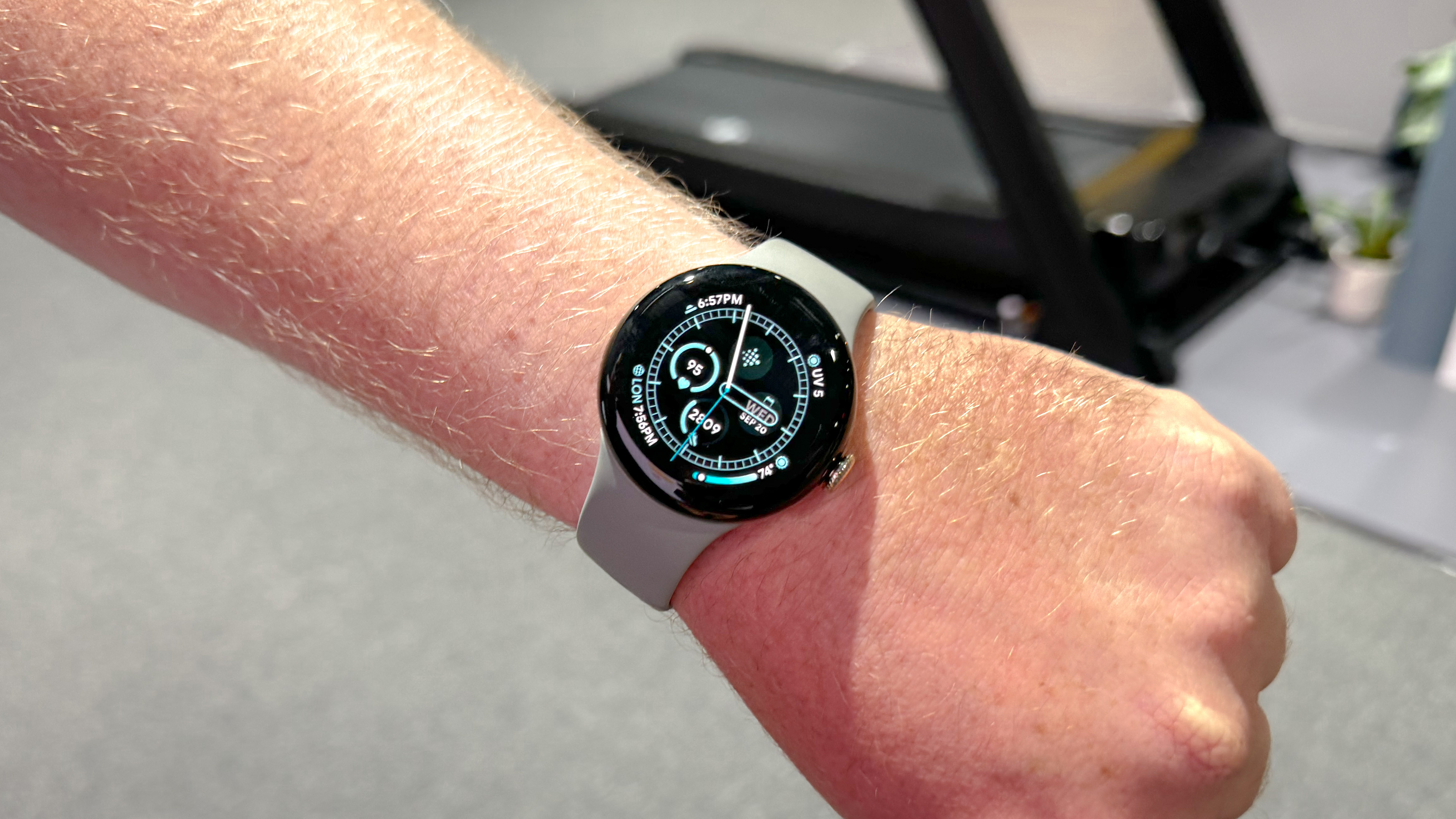 Google Pixel Watch 2 watch face