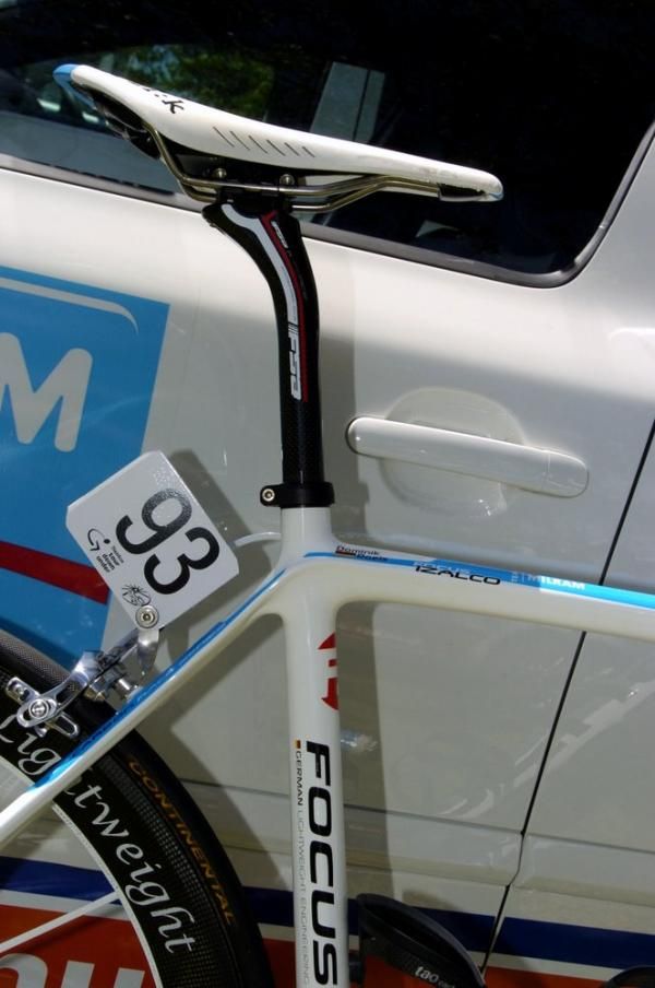 Roels uses a FSA K Force Light SB.25 seatpost with his fi'zi:k Arione CX saddle.