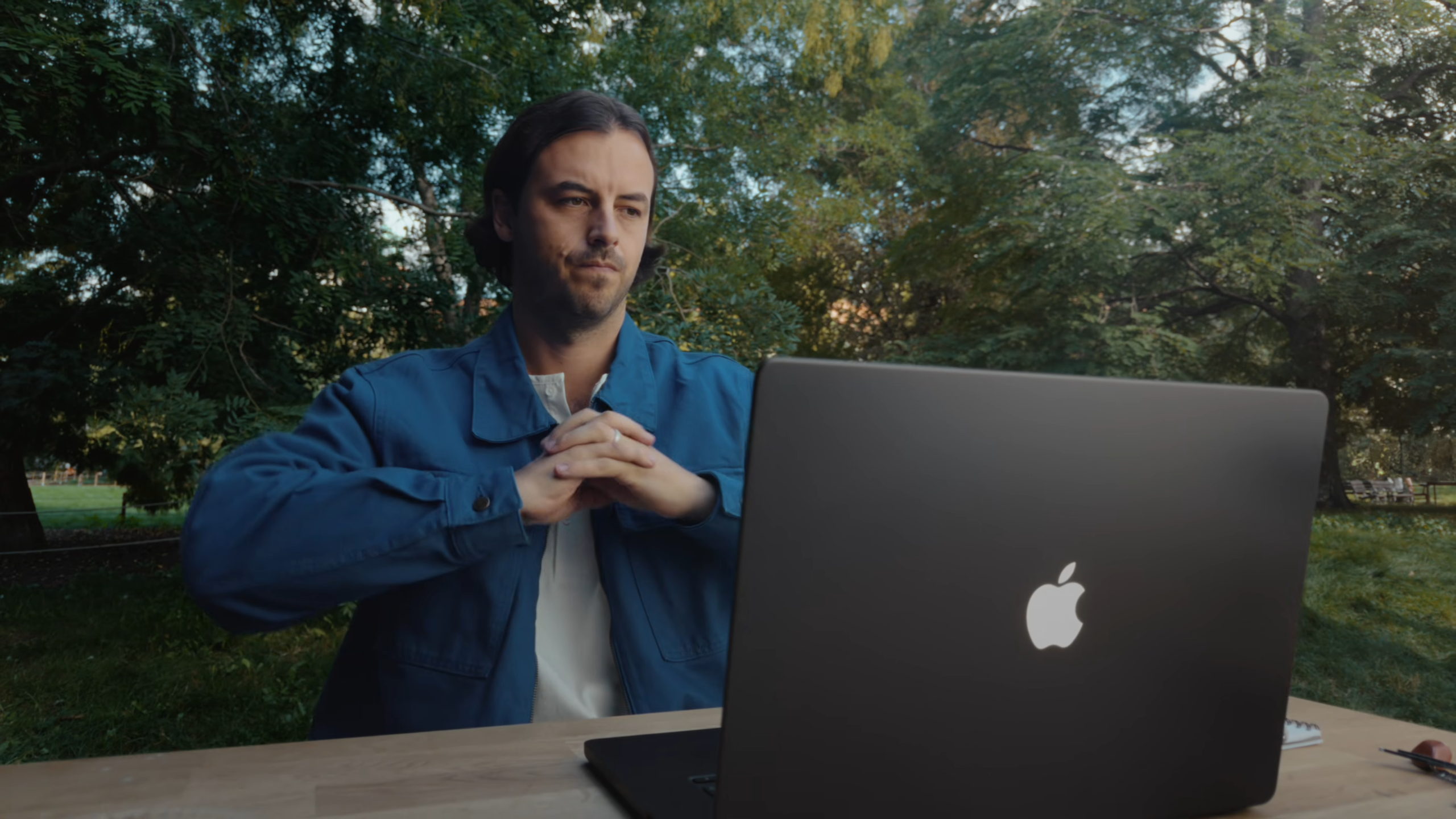 Apple MacBook Pro OLED