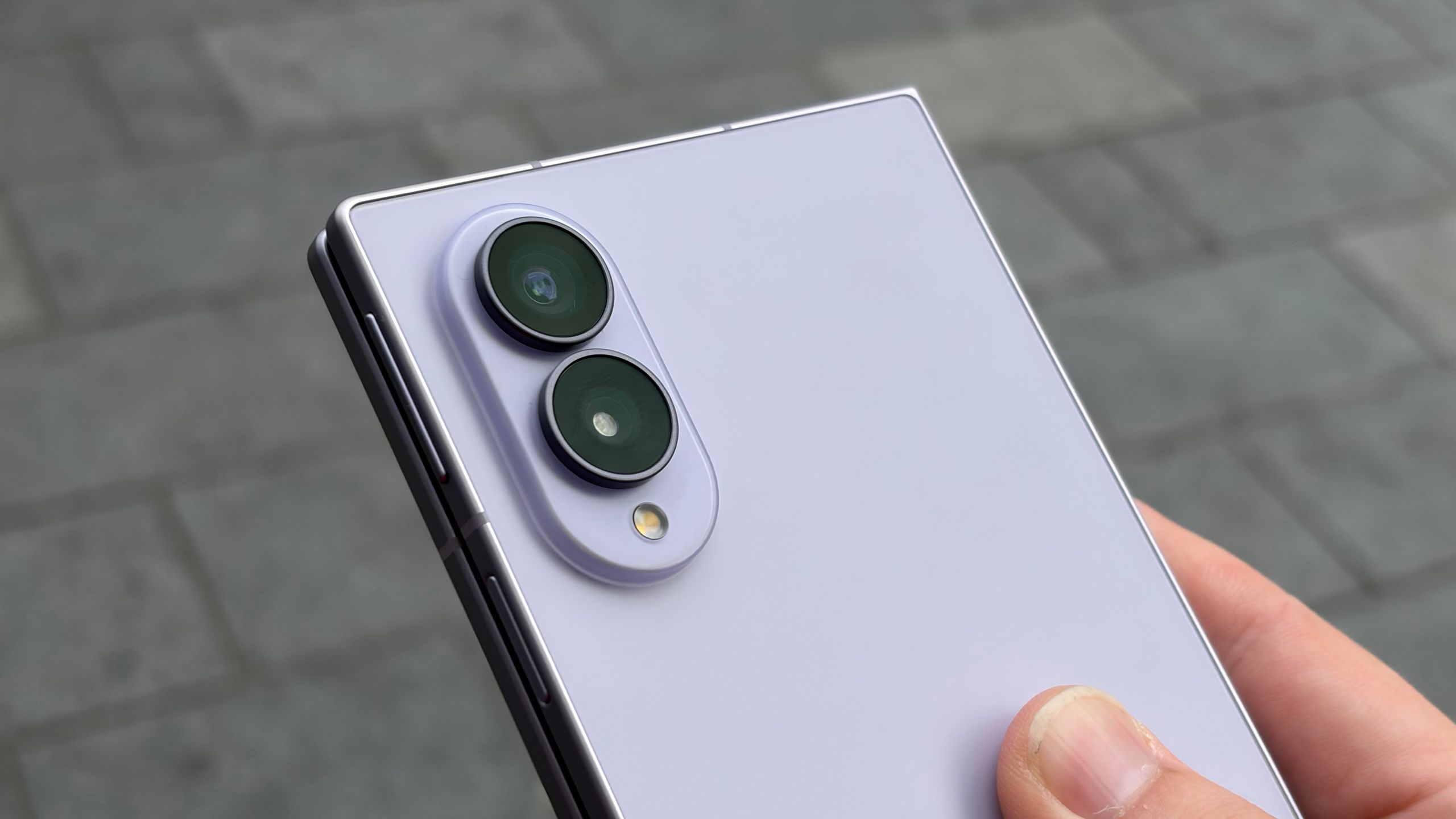 Final warning! T-Mobile's record-breaking $1,900 discount on the Galaxy Z Fold 8 and Fold 8 Ultra could end soon