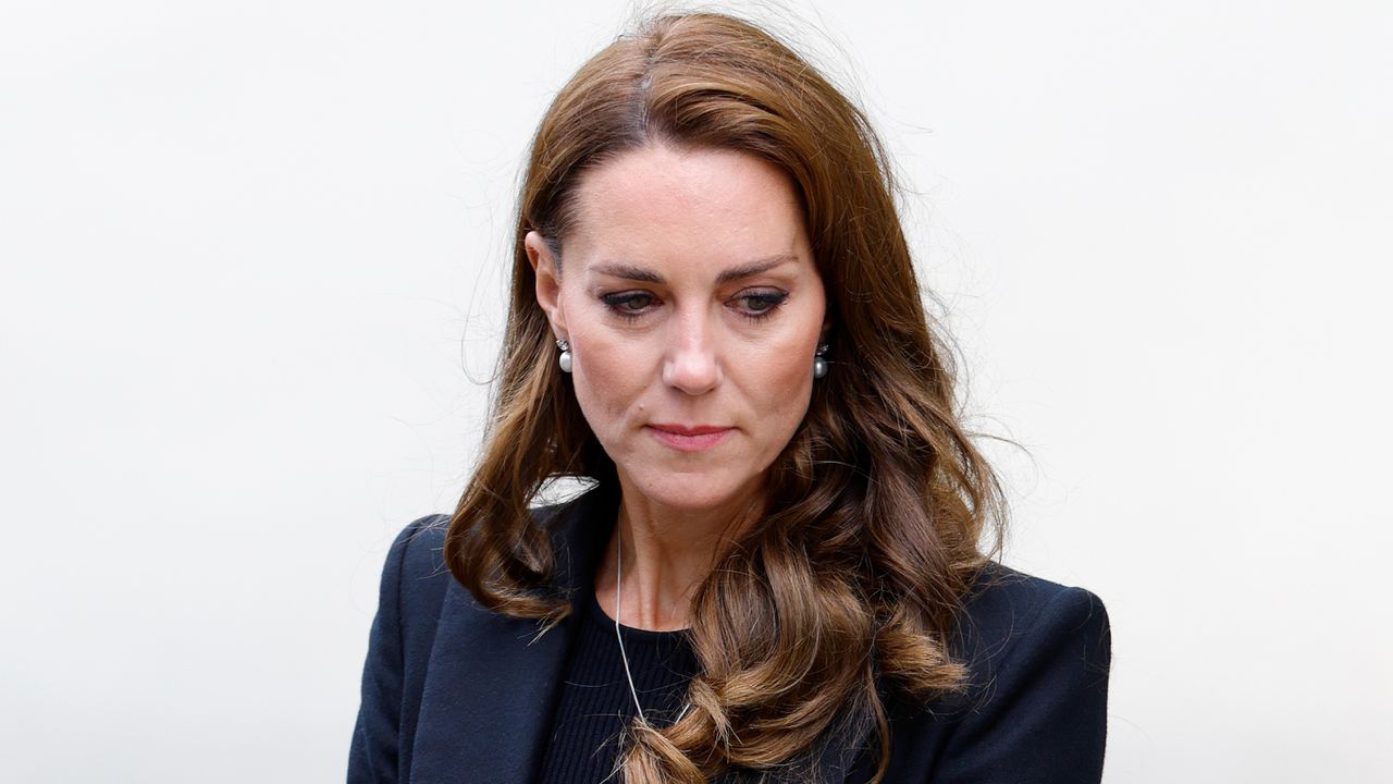 Kate Middleton wears all-black