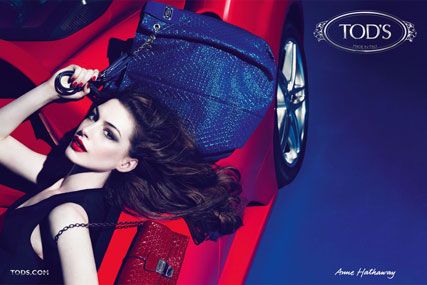 tod&#039;s - tods - anne hathaway - campaign - signature collection