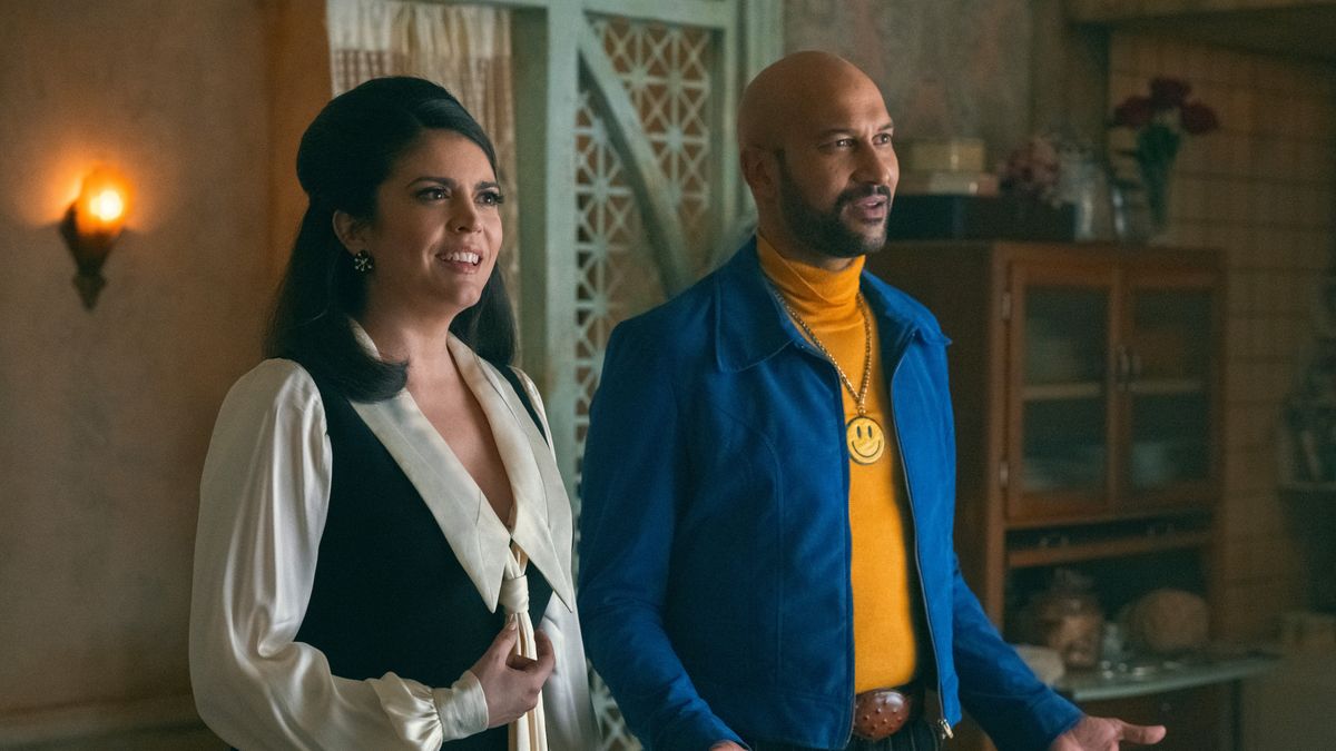 Cecily Strong and Keegan-Michael Key in Schmigadoon!