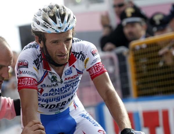 Michele Scarponi (Androni Giocattoli) couldn't follow Basso or Evans
