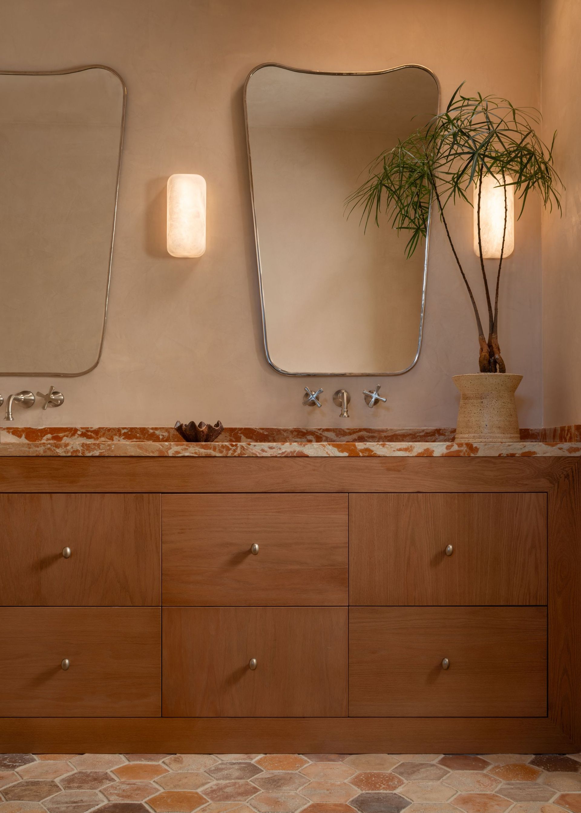 11 Spa Bathroom Lighting Ideas for a More Relaxing Space | Livingetc