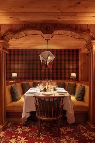 dining booth at Loulou Courcheval