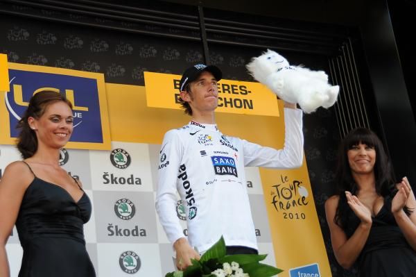 Andy Schleck (Saxo Bank) was underwhelmed to be on the podium just to receive the white jersey