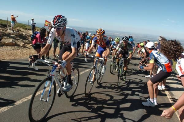 Bradley Wiggins (Sky) sets the pace on La Covatilla.