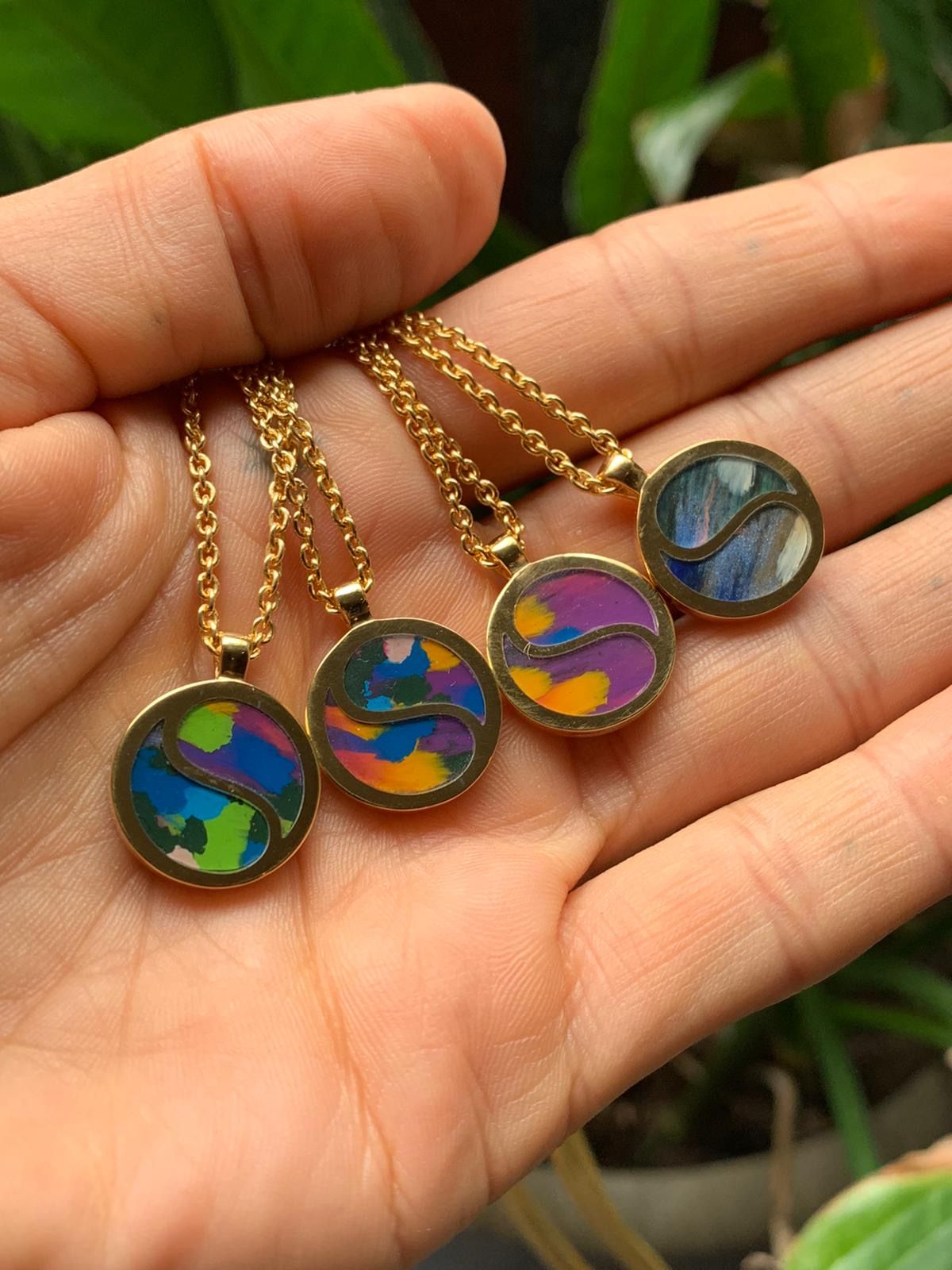 This jewellery is made with plastic found in the ocean and it’s so