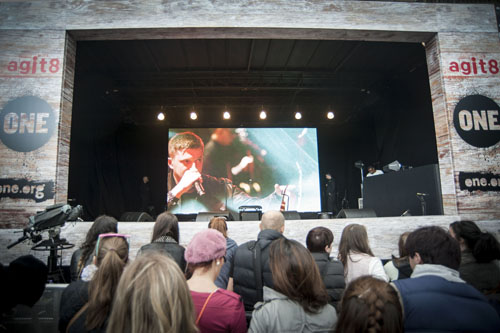 XL Video Projects on Tate Modern for The One Campaign