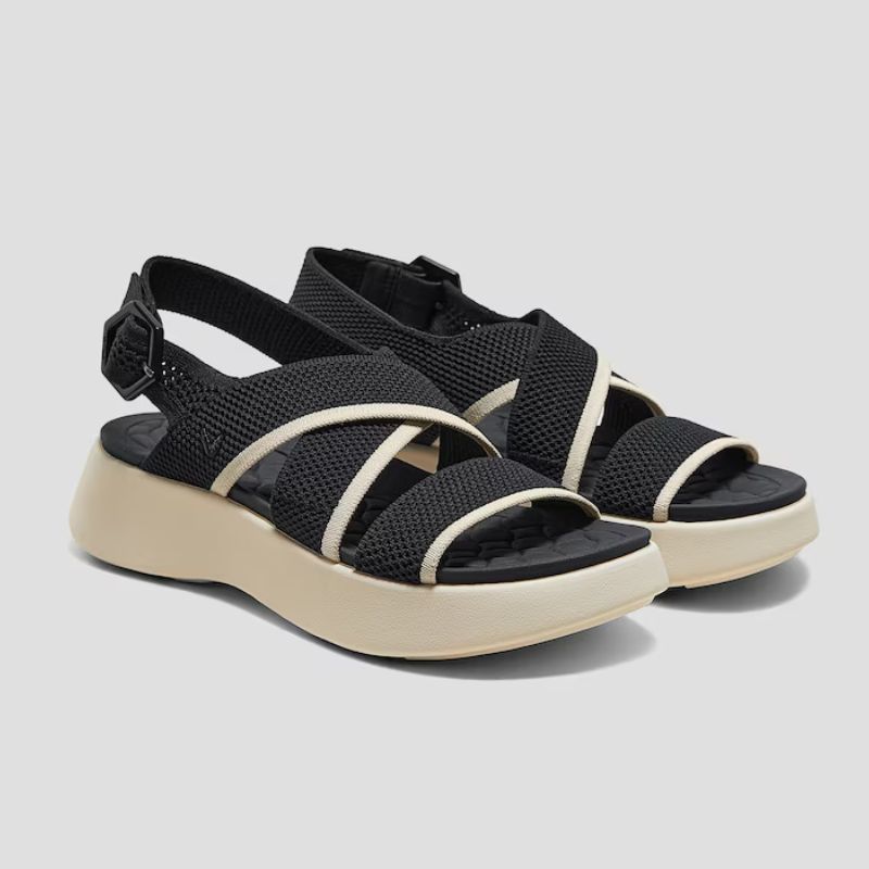 sports sandals, knitted straps and thick sole