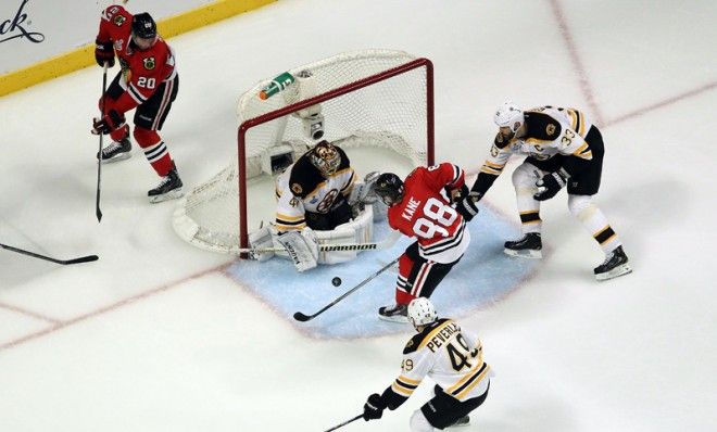 WATCH: Blackhawks score in triple overtime to take Game 1 of the
