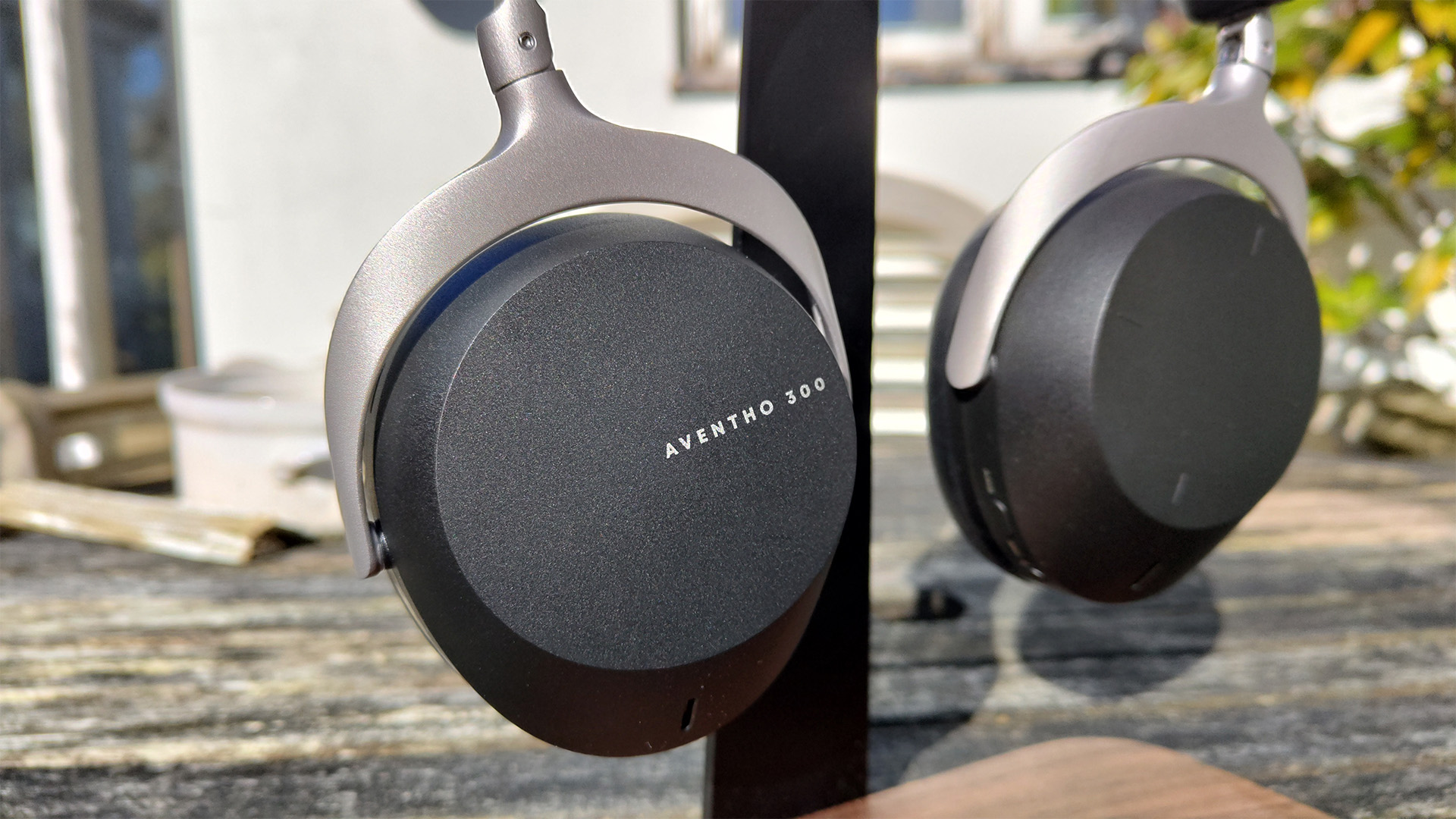Beyerdynamic Aventho 300 wireless over-ear headphones