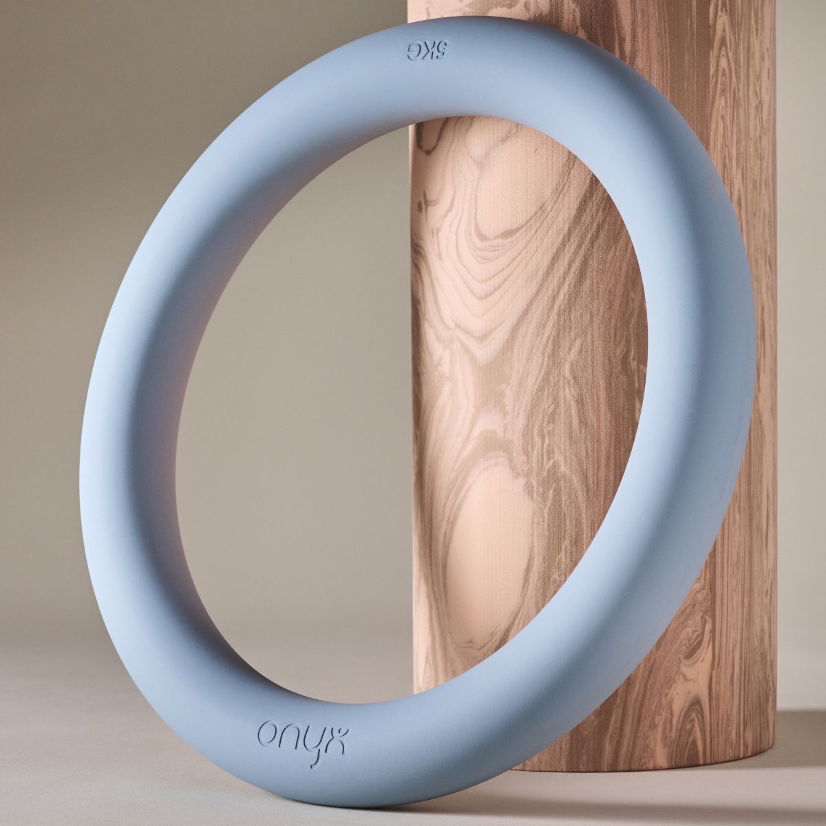 onyx ring weight in blue