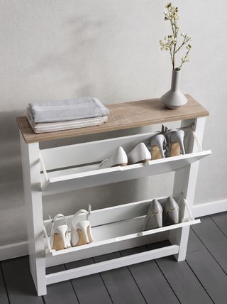 Shoe storage online table