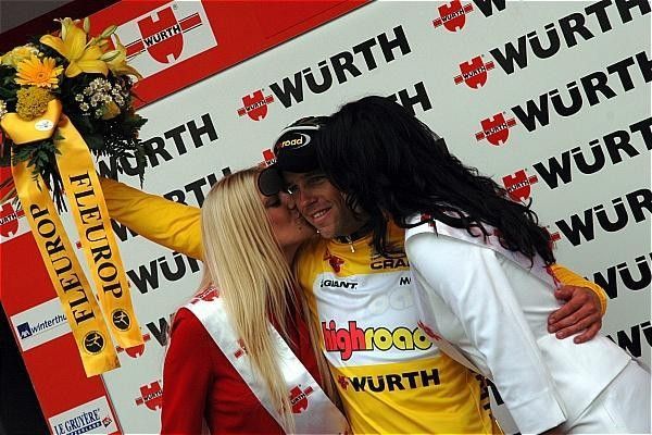 Kim Kirchen (High Road) with the kisses.