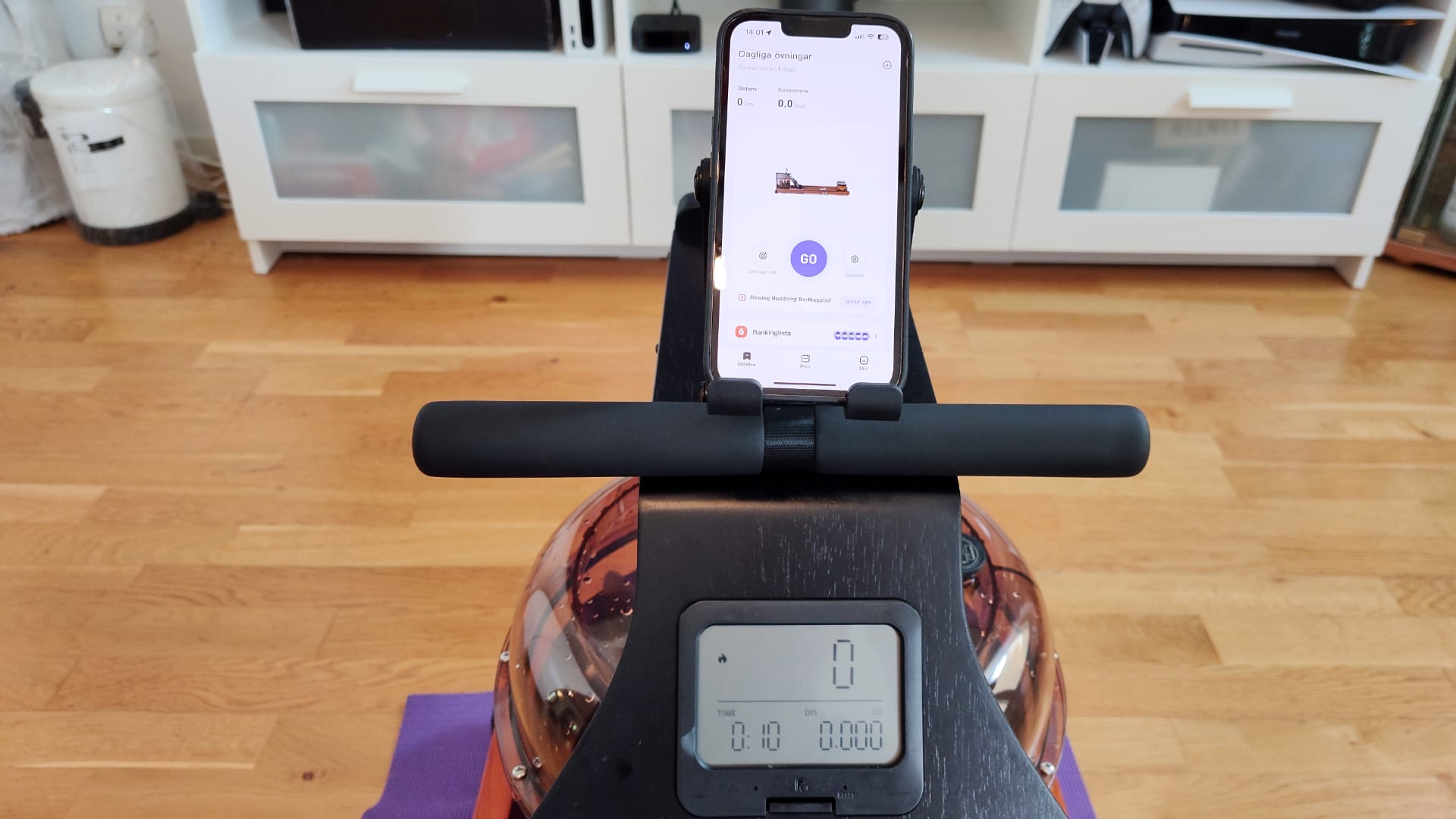 Kingsmith Rowing Pad Pro hopfällbar roddmaskin i vardagsrum
