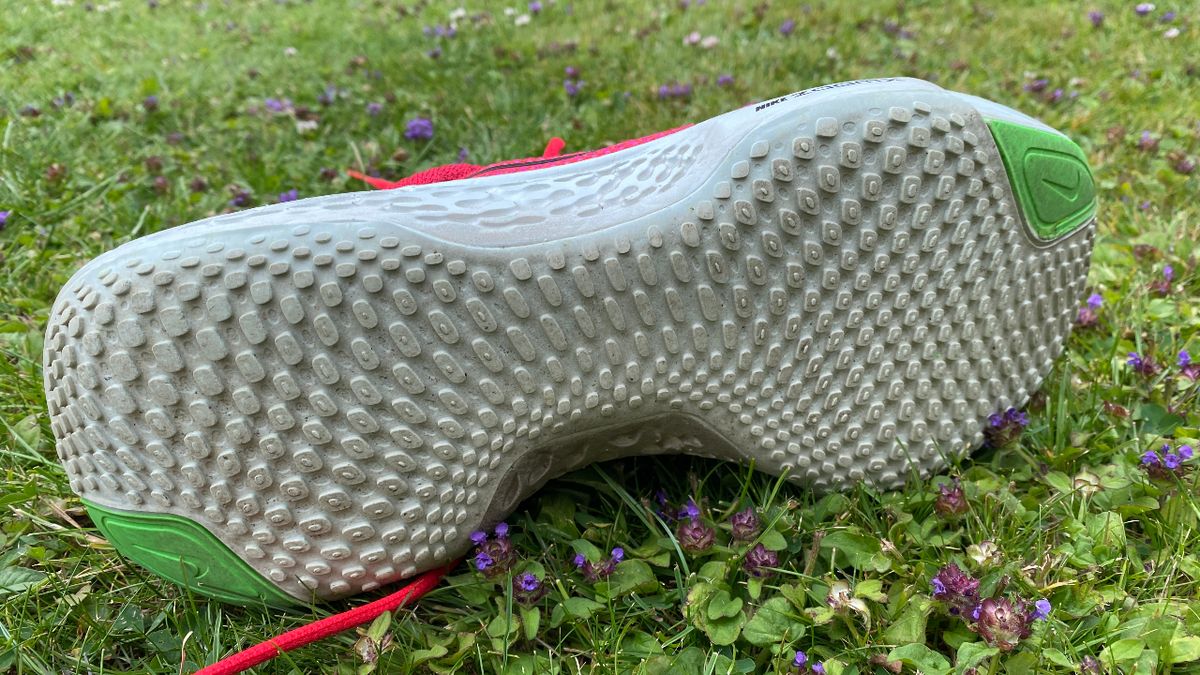 review nike zoomx invincible run flyknit