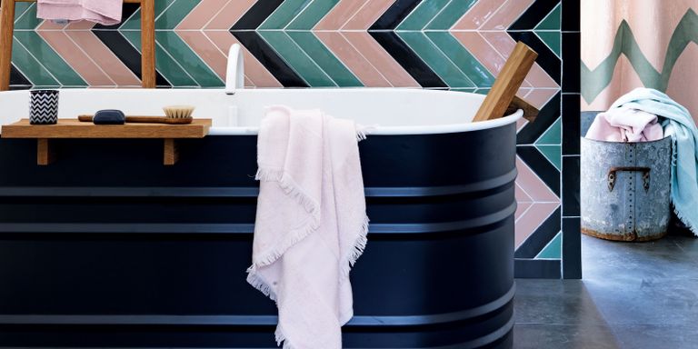 roost episode 3 - black bathtub with green, pink and black chevron wall tiles - PinkGreen_