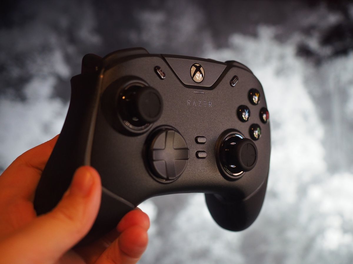 Microsoft Xbox Elite Wireless Controller Review: One of the Best