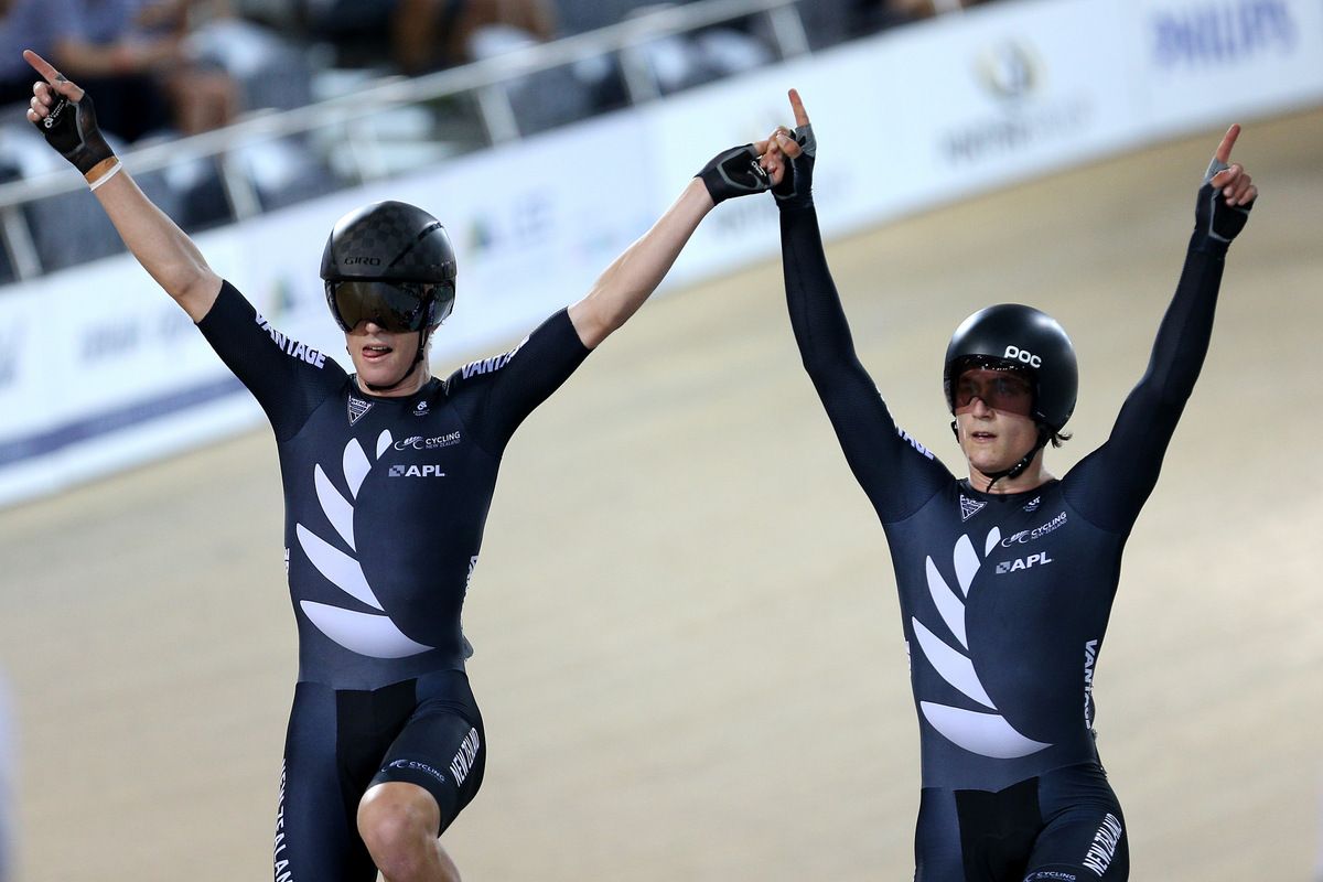 Campbell Stewart and Tom Sexton (New Zealand) won the men's Madison gold medal