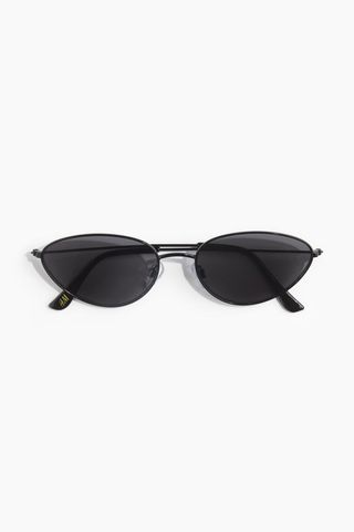 ru5aqMp83PdNYcgyYmwj8j-320-80 تبيع H&M من بين هذه السراويل البالغة 30 دولارًا كل صيف مثل Clockwork