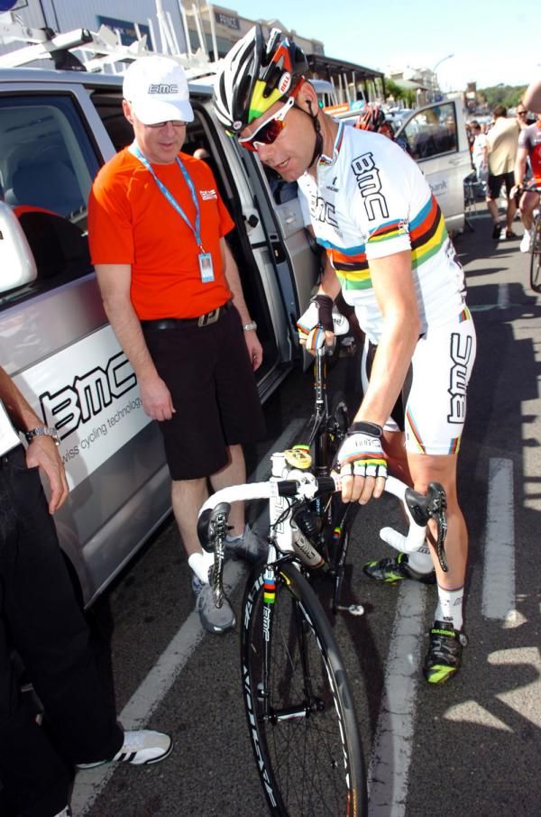 Cadel Evans (BMC) gets set to go in Gawler