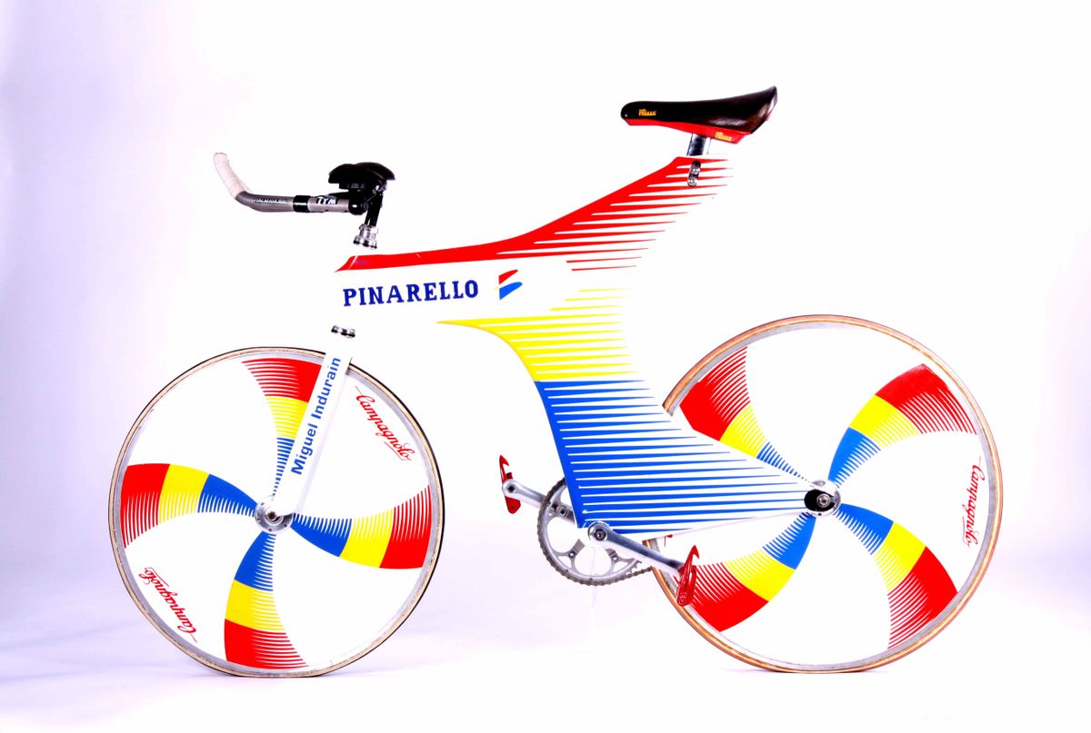 The Espada's monocoque frame was a response to Chris Boardman's 1992 Lotus machine.