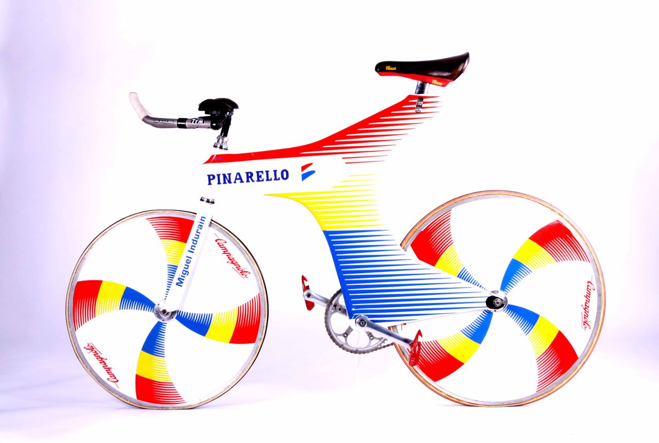 The Espada's monocoque frame was a response to Chris Boardman's 1992 Lotus machine.