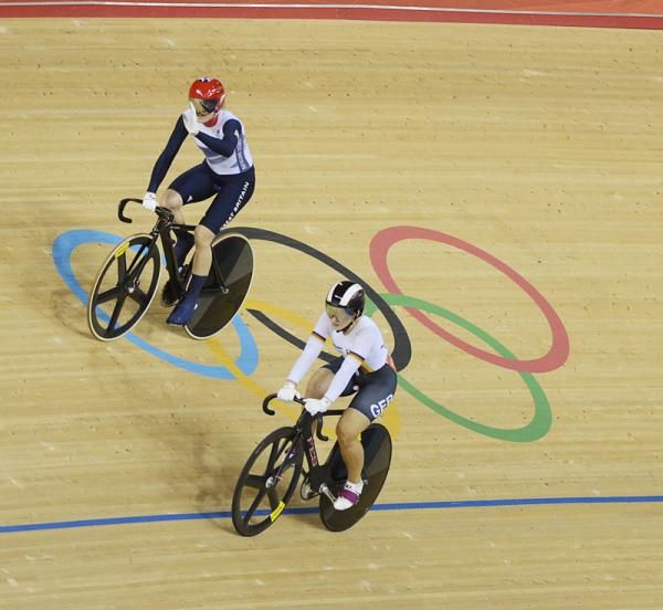 Victoria Pendleton (Great Britain) and Kristina Vogel (Germany)