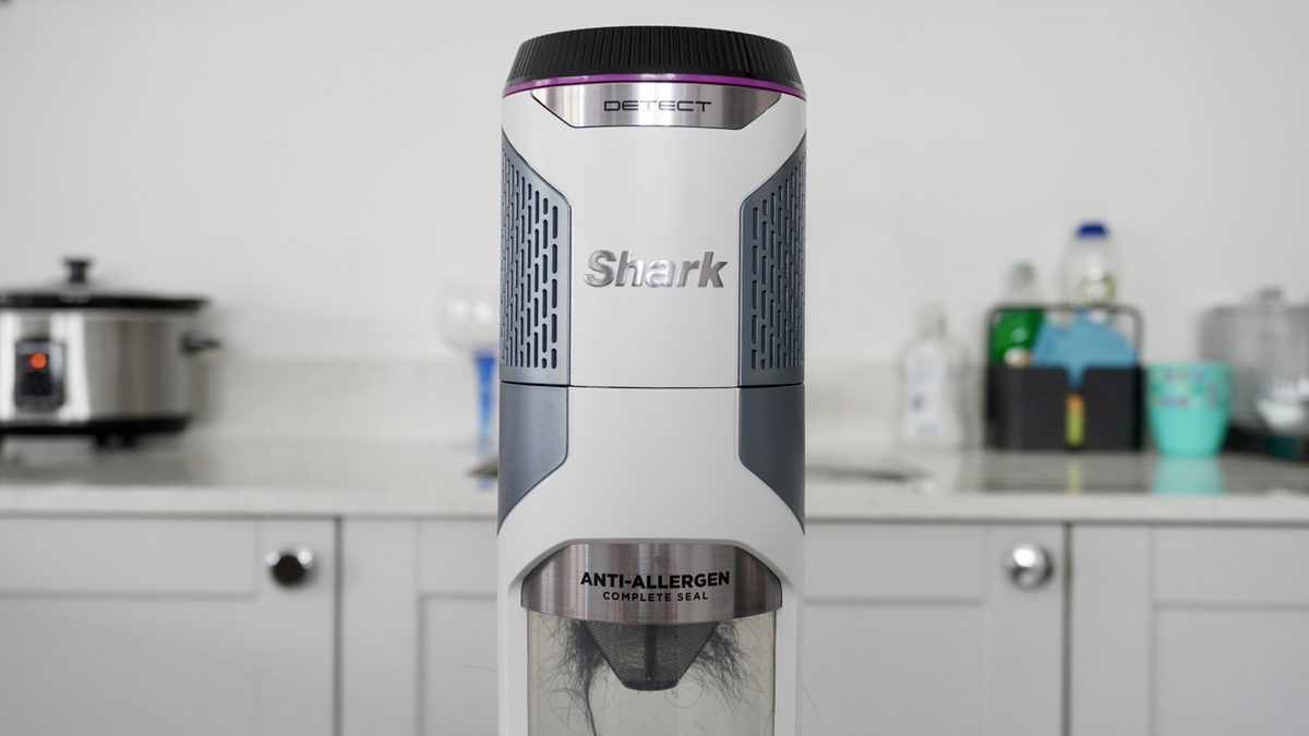 Shark Detect Clean &amp; Empty Pet IW4621UKT vacuum cleaner in a home setting.