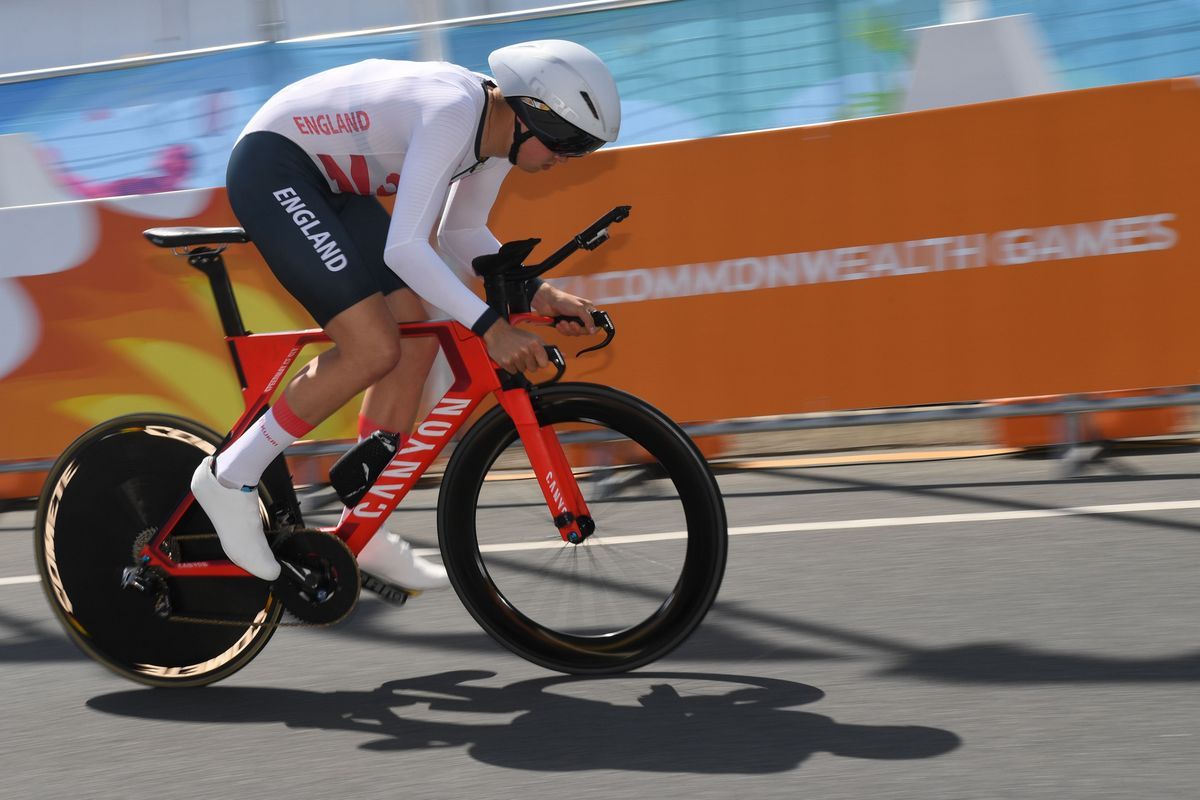 Harry Tanfield (England) riding to silver