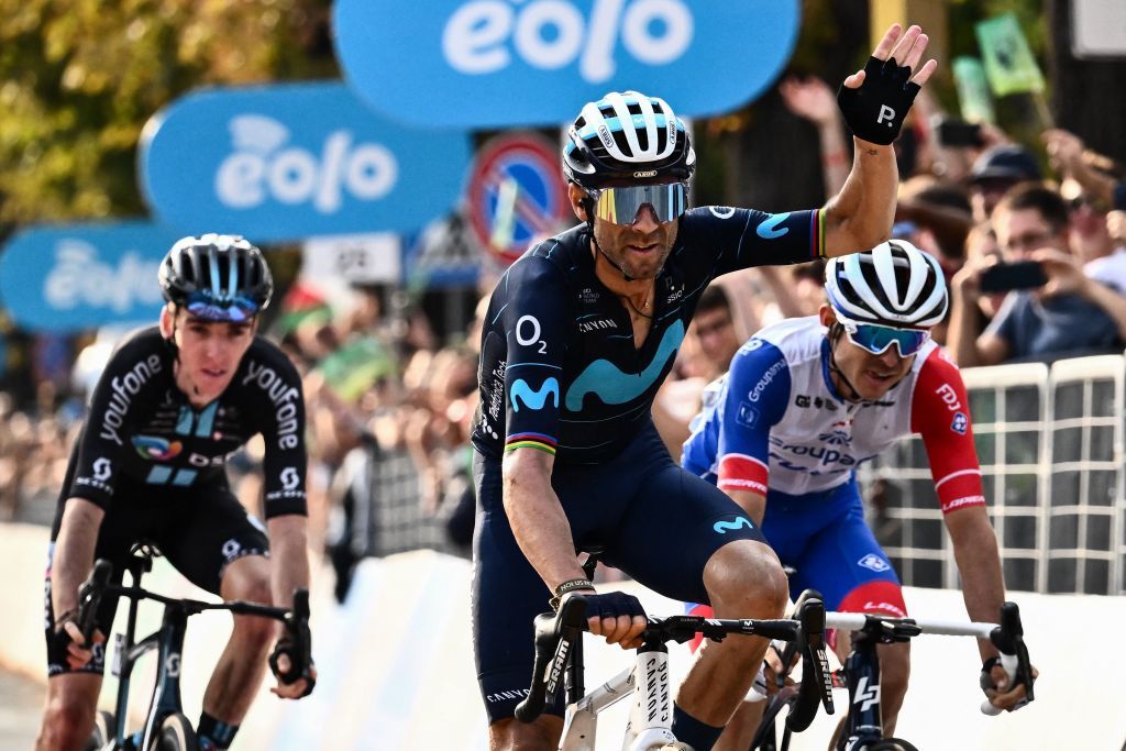 Riders finishing Il Lombardia 2022