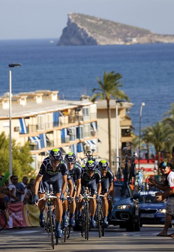 The Movistar Team climbs in Benidorm