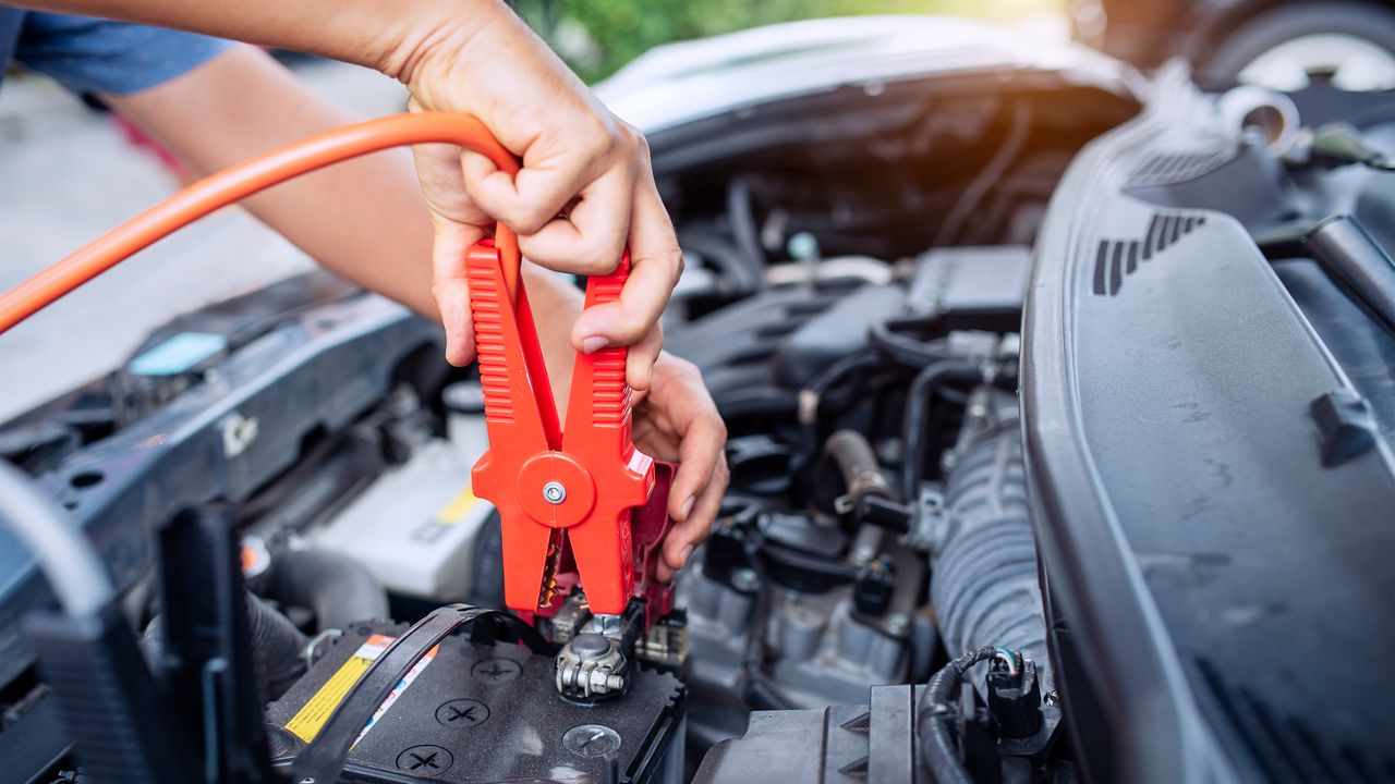 5 reasons why you should always have a jump starter with you