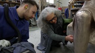 Alison Saar creating her 'Salon' sculpture