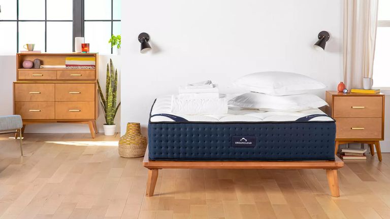DreamCloud Luxury Hybrid mattress review