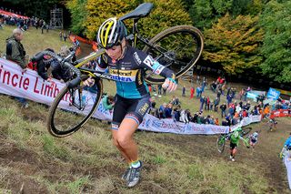 UCI Cyclo-cross World Cup Valkenburg 2015: Elite Women Results ...
