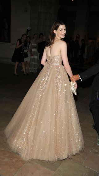 Anne Hathaway's best looks - The glittering ball gown