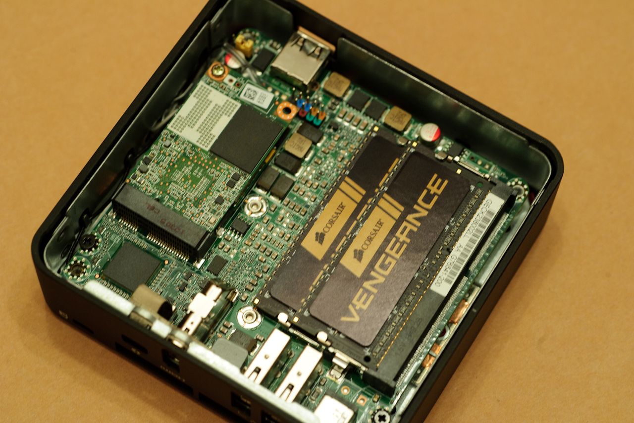 Intel NUC - Internal