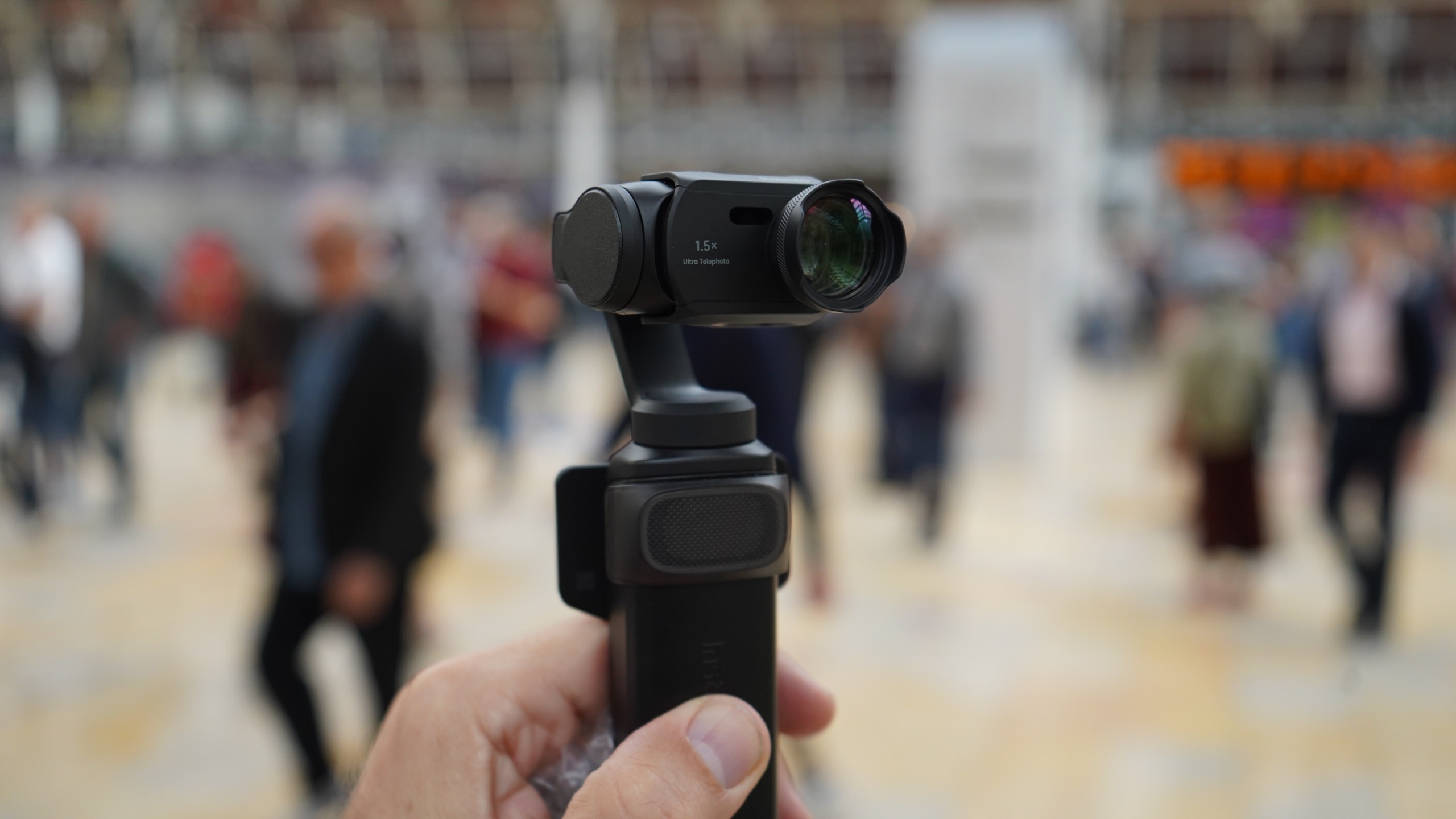 Insta360 Luna Ultra