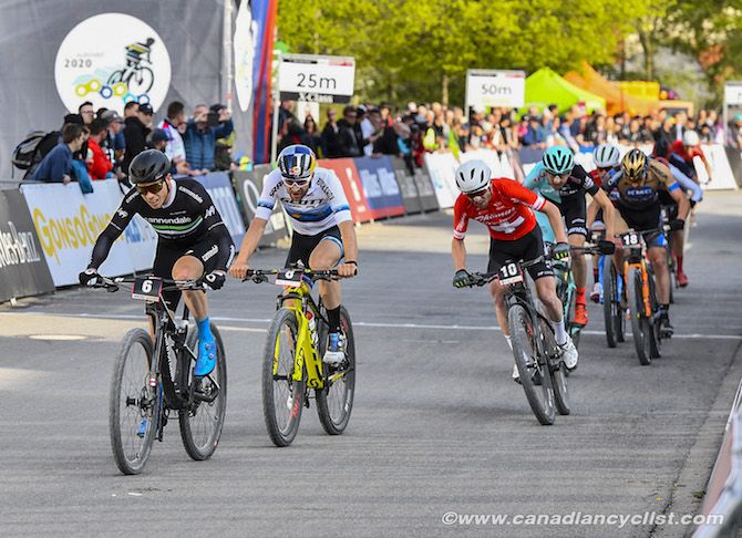 Maxime Marcotte (Cannondale Factory Racing) and Lars Forster (Scott-SRAM MTB Racing) chase
