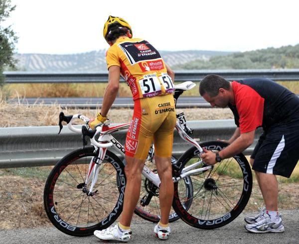Valverde was lucky not to have to rely on neutral support for his wheel change.