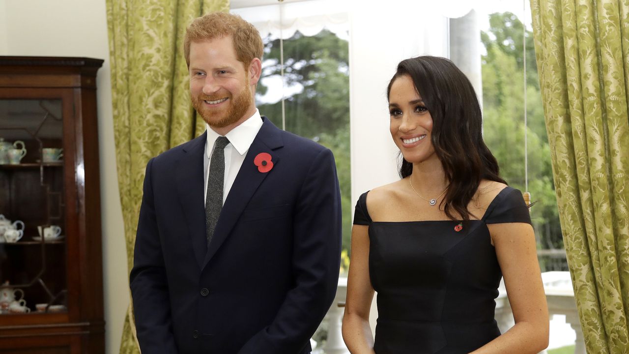 wellington, new zealand october 28 prince harry, duke of sussex and meghan, duchess of sussex wait to meet new zealand prime minister jacinda ardern, at government house on october 28, 2018 in wellington, new zealand the duke and duchess of sussex are on their official 16 day autumn tour visiting cities in australia, fiji, tonga and new zealand photo by kirsty wigglesworth pool getty images