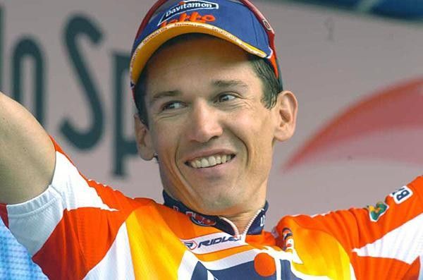 Robbie McEwen (Davitamon-Lotto) is a happy man